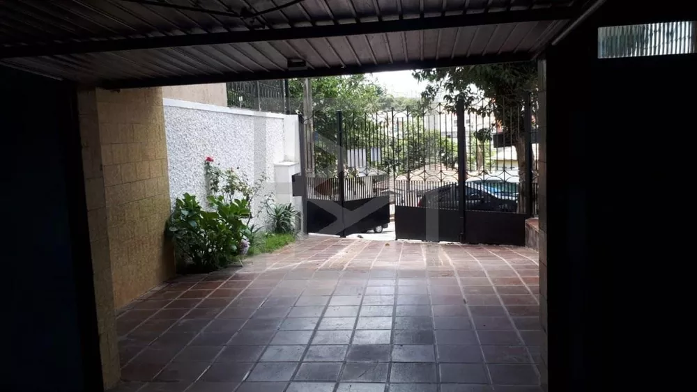 Casa à venda com 3 quartos, 200m² - Foto 12