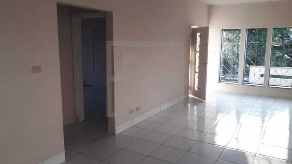 Casa à venda com 3 quartos, 200m² - Foto 4