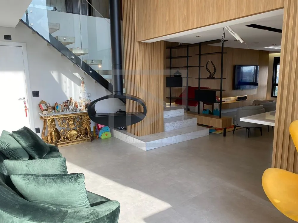 Apartamento, 3 quartos, 215 m² - Foto 1