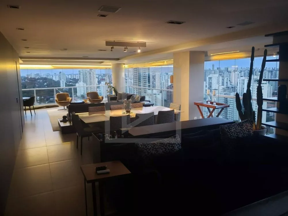 Apartamento à venda com 3 quartos, 219m² - Foto 3