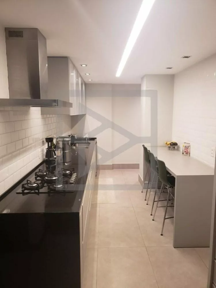 Apartamento à venda com 3 quartos, 219m² - Foto 8