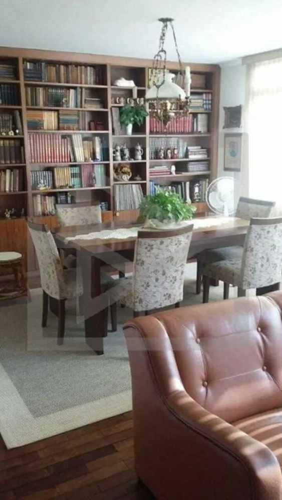 Casa, 4 quartos, 272 m² - Foto 2