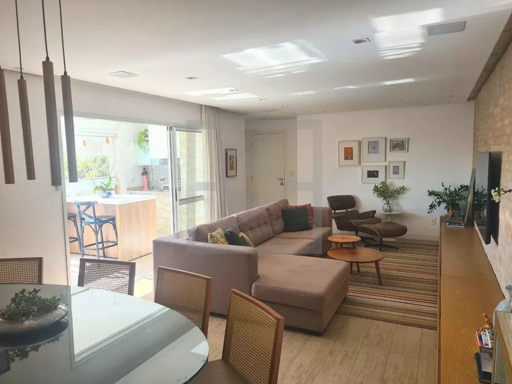 Apartamento à venda com 3 quartos, 135m² - Foto 2