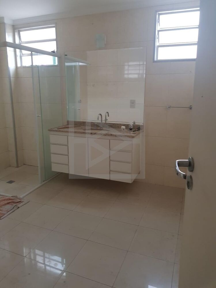 Casa, 5 quartos, 312 m² - Foto 2