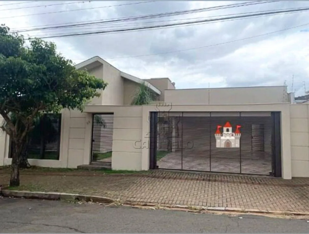 Casa, 4 quartos, 270 m² - Foto 1