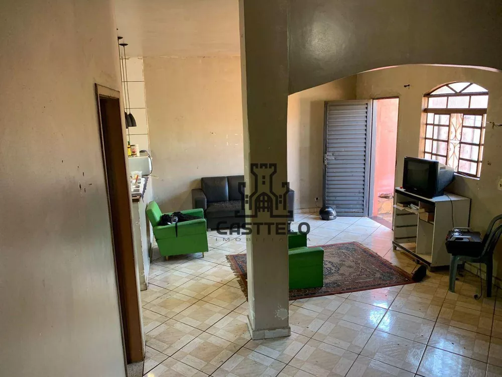 Chácara à venda com 4 quartos, 5000M2 - Foto 2