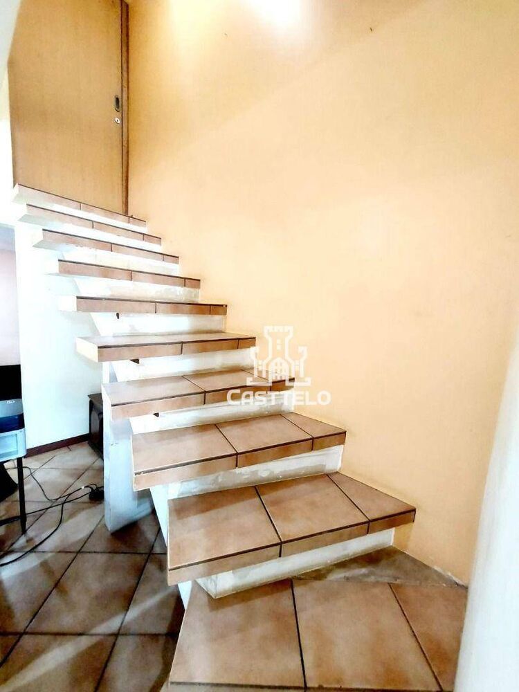 Sobrado à venda com 4 quartos, 300m² - Foto 3