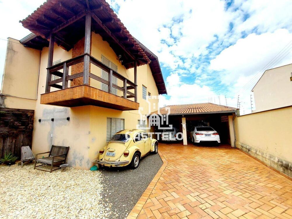 Sobrado à venda com 4 quartos, 300m² - Foto 1