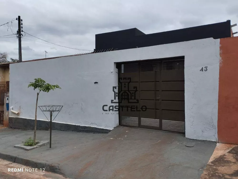 Casa à venda com 3 quartos, 100m² - Foto 2