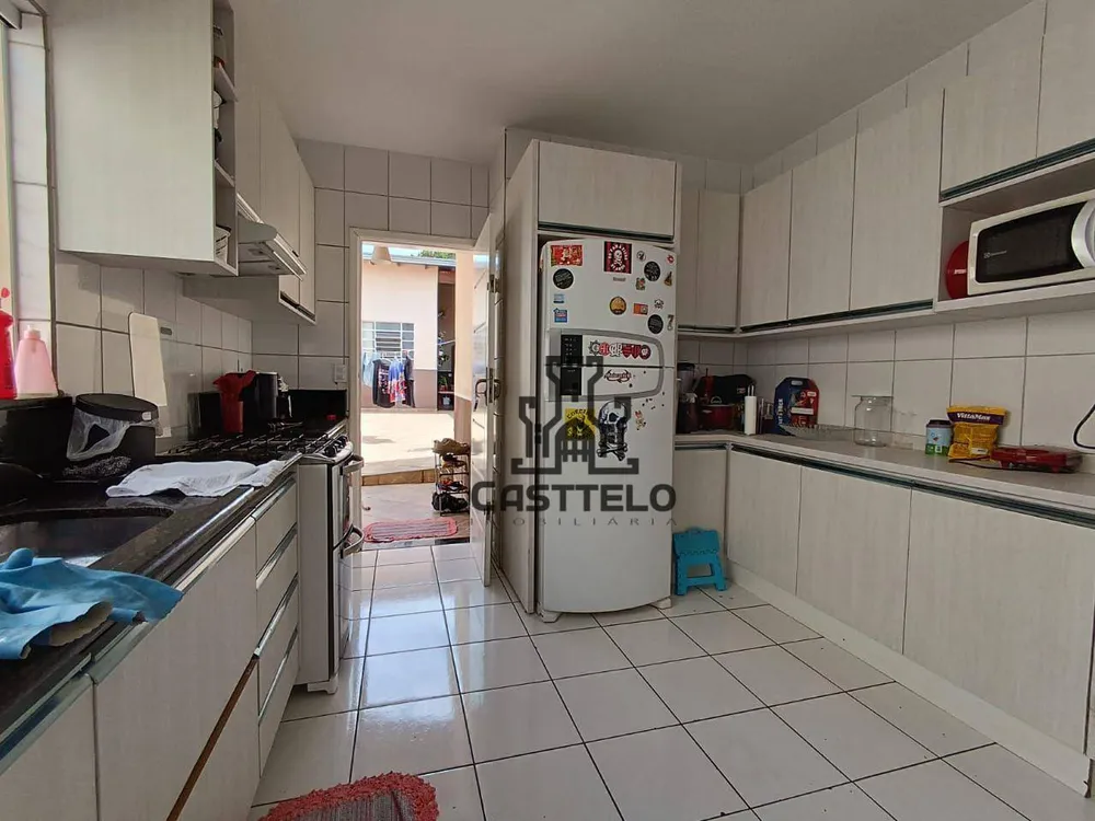 Casa, 3 quartos, 162 m² - Foto 2