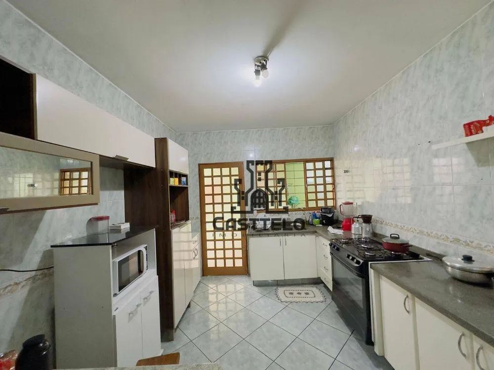 Casa, 4 quartos, 270 m² - Foto 4