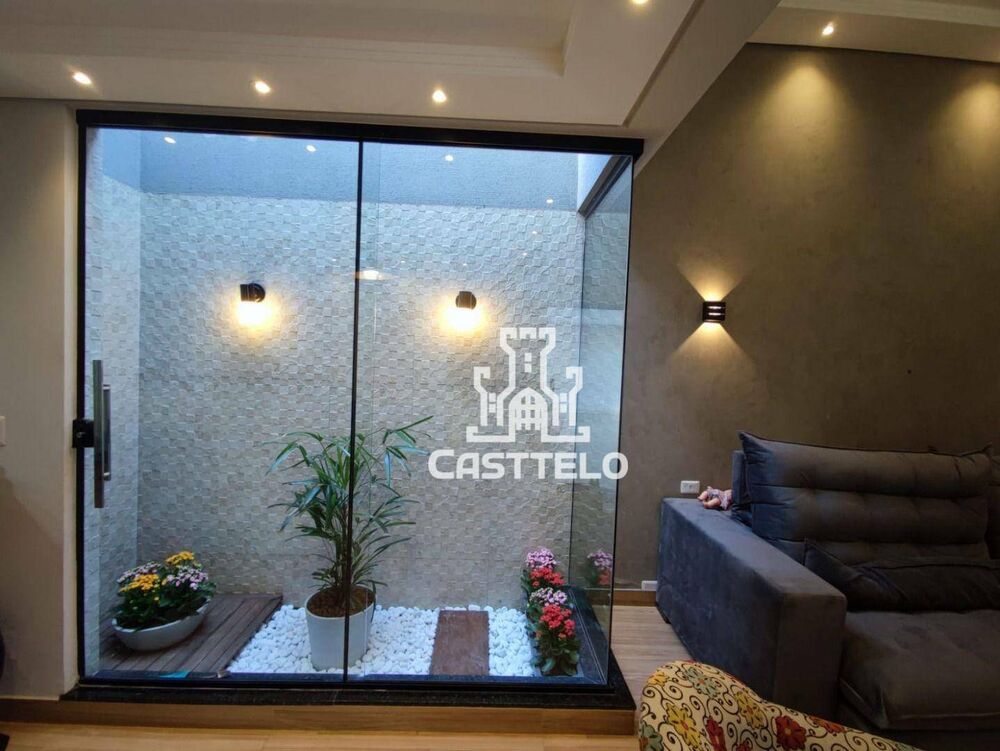 Casa à venda com 3 quartos, 200m² - Foto 1