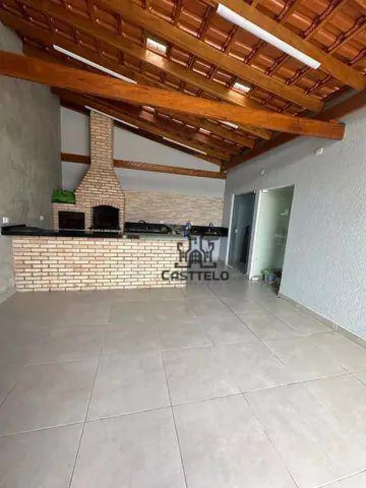 Sobrado à venda com 3 quartos, 180m² - Foto 1