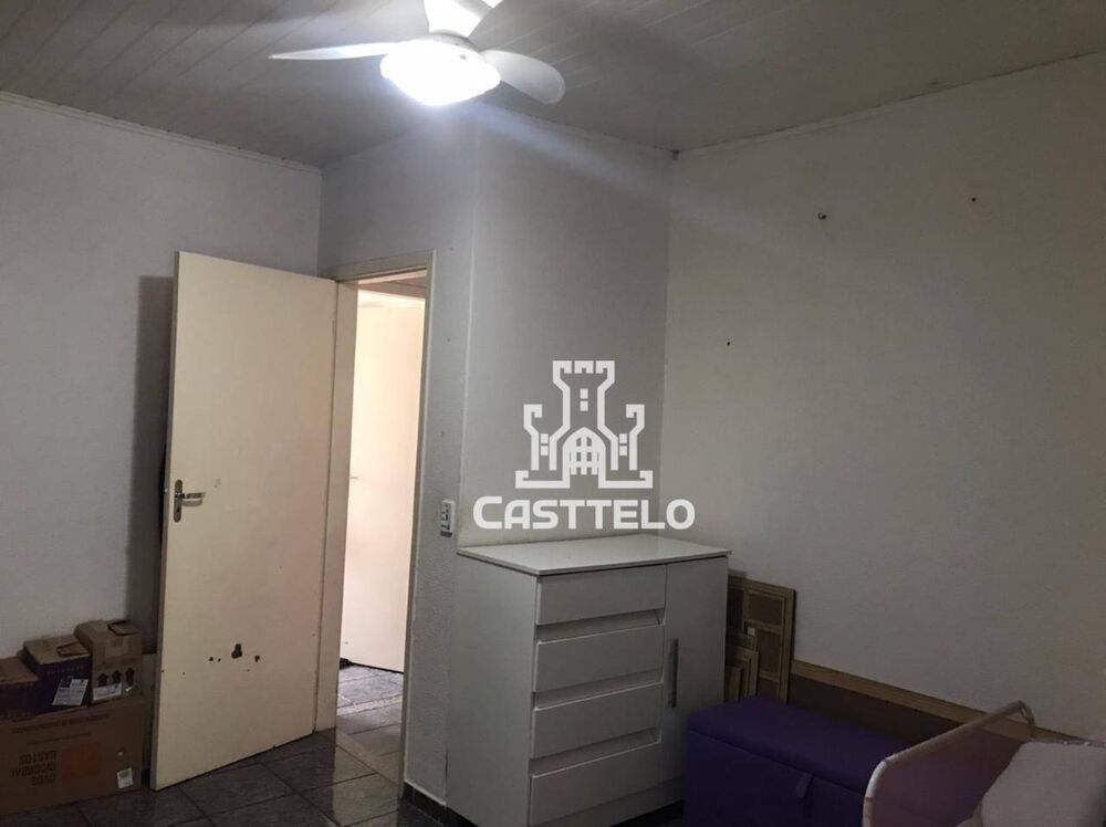 Casa à venda com 2 quartos, 70m² - Foto 4