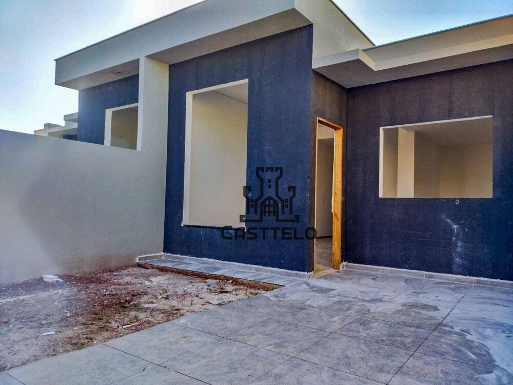 Casa à venda com 2 quartos, 65m² - Foto 1