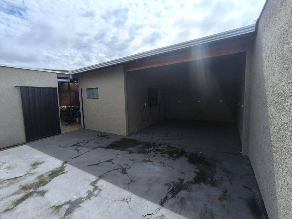 Casa à venda com 3 quartos, 220m² - Foto 4