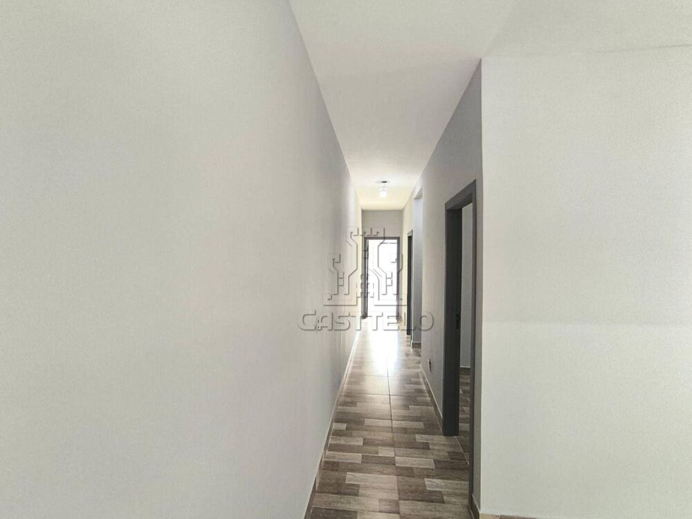 Casa à venda com 3 quartos, 220m² - Foto 1