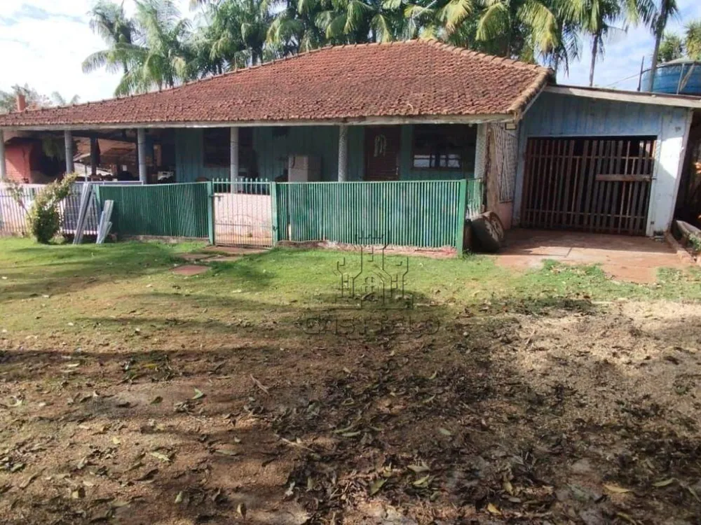 Chácara, 3 quartos, 2228 m² - Foto 1