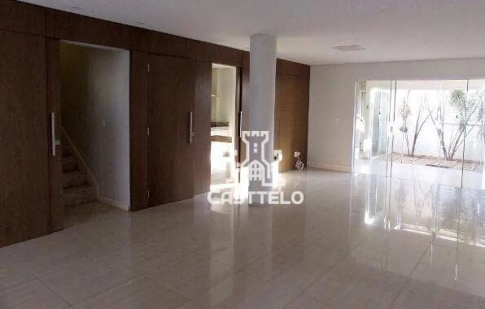 Sobrado, 4 quartos, 340 m² - Foto 1