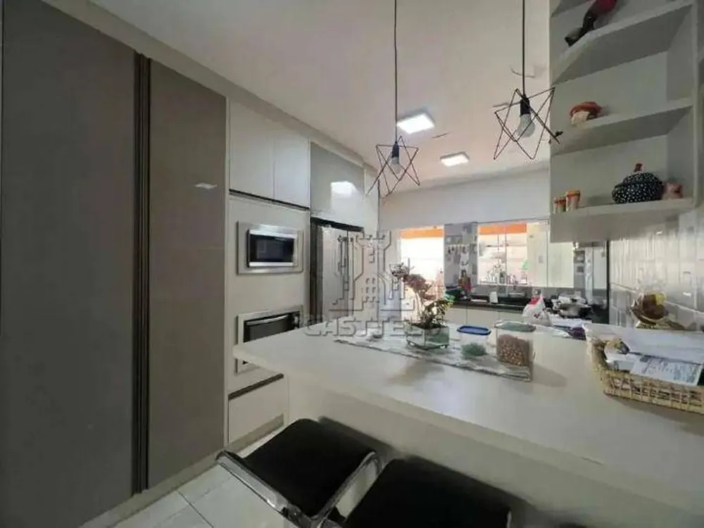 Casa, 3 quartos, 248 m² - Foto 2