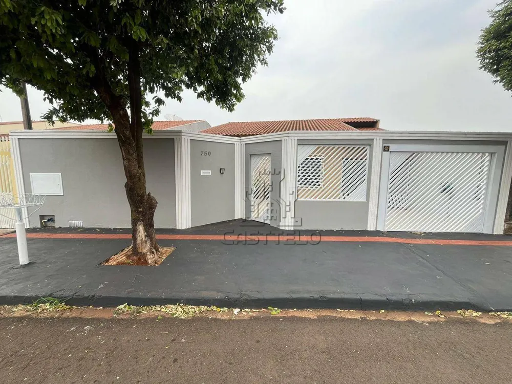 Casa, 4 quartos, 180 m² - Foto 1