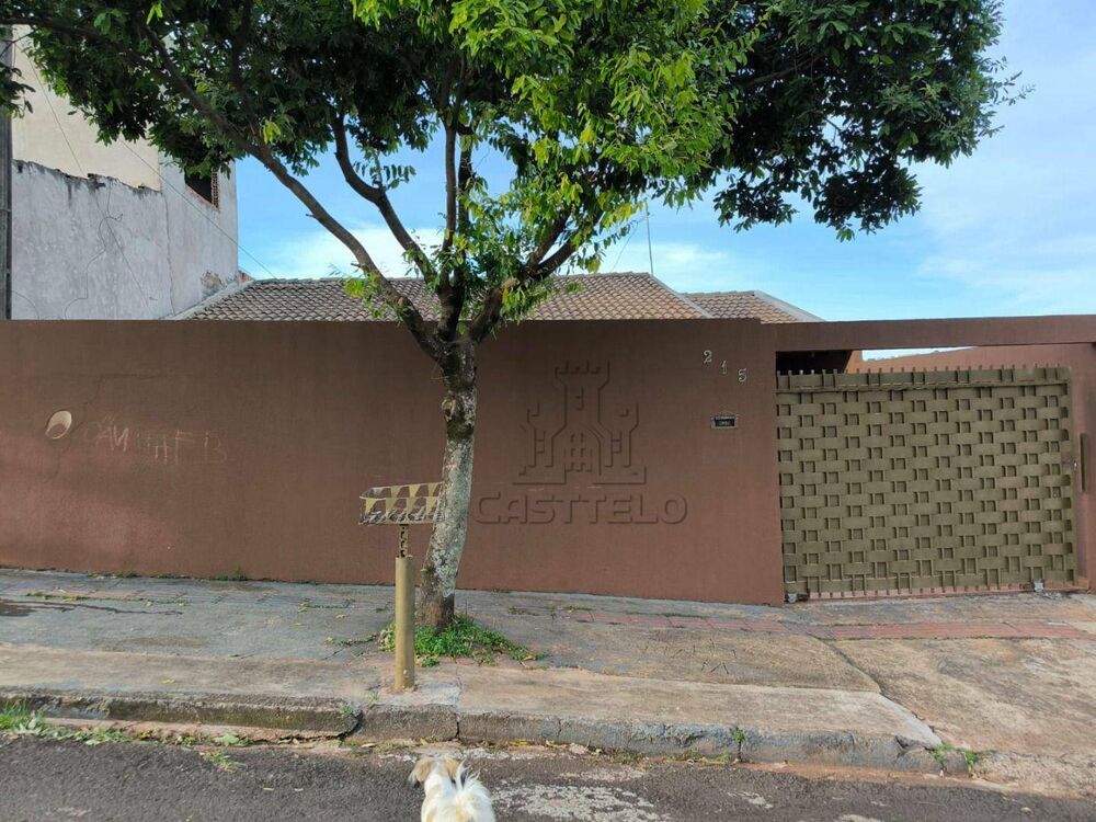 Casa à venda com 2 quartos, 80m² - Foto 1