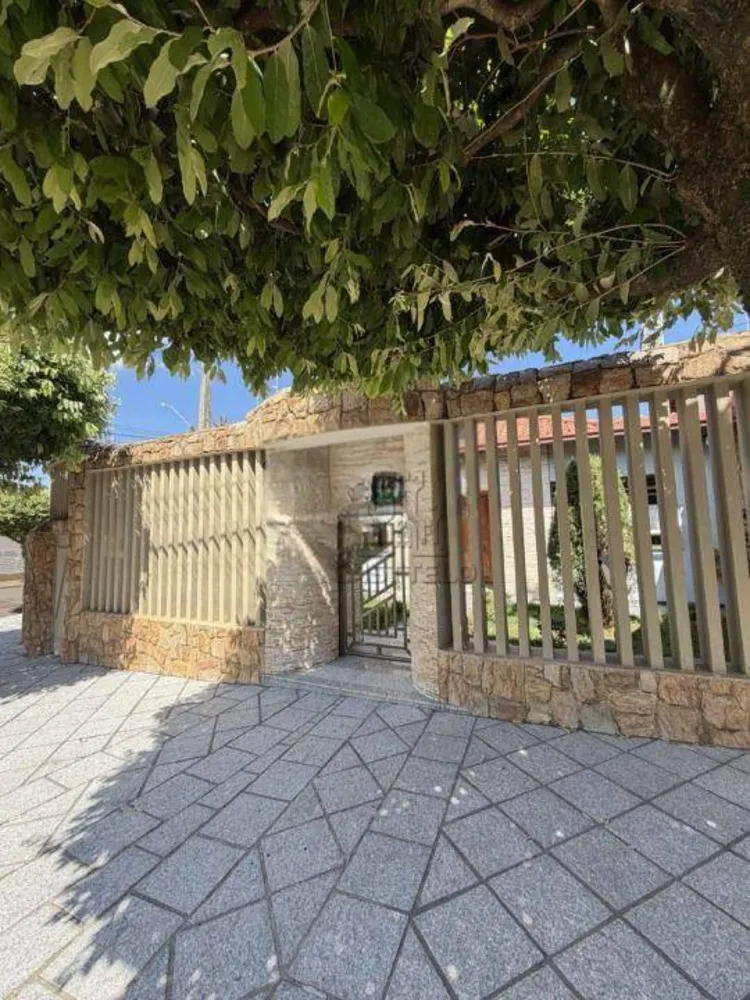 Casa, 4 quartos, 192 m² - Foto 1