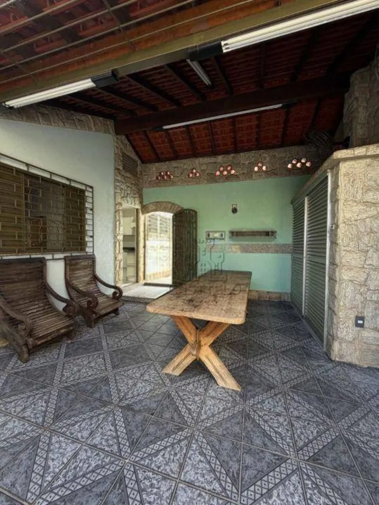 Casa, 4 quartos, 192 m² - Foto 1