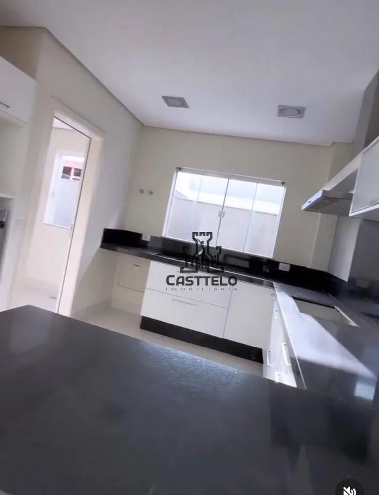 Sobrado, 3 quartos, 202 m² - Foto 2