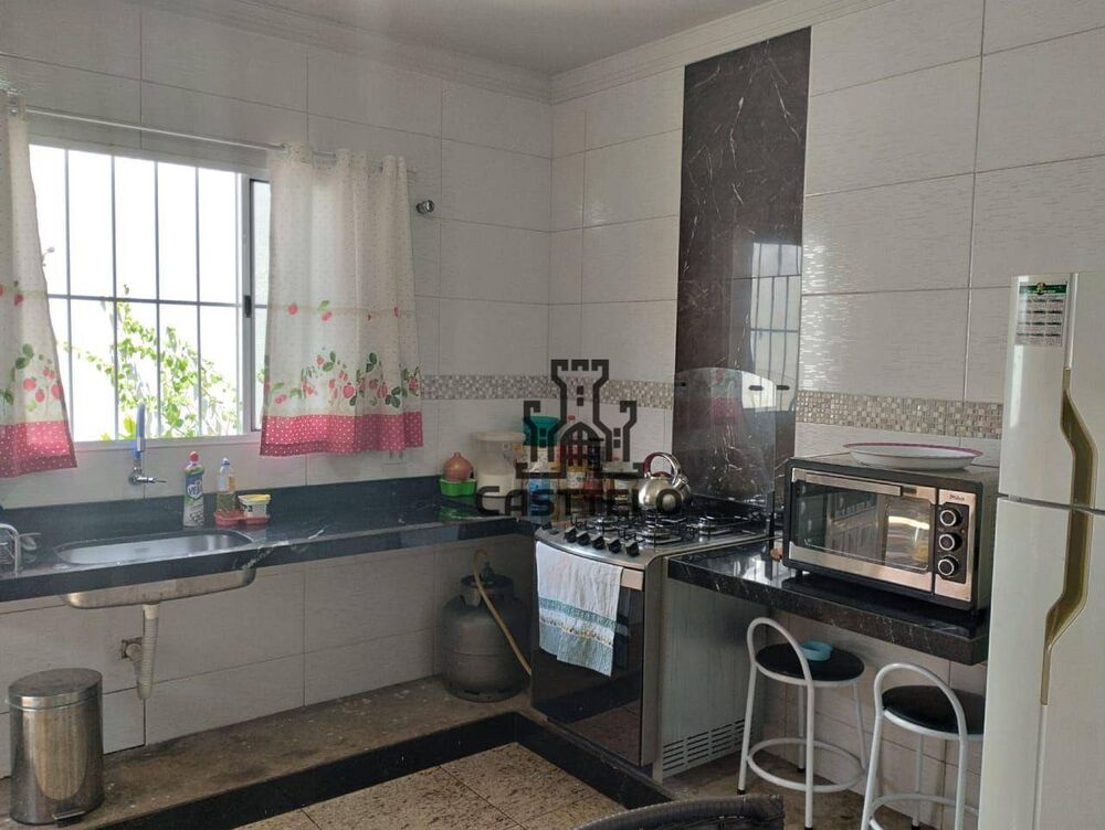 Casa, 4 quartos, 180 m² - Foto 3