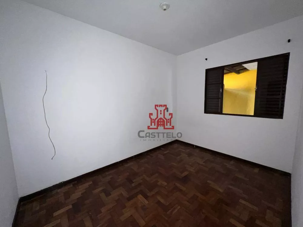 Casa à venda com 3 quartos, 100m² - Foto 4