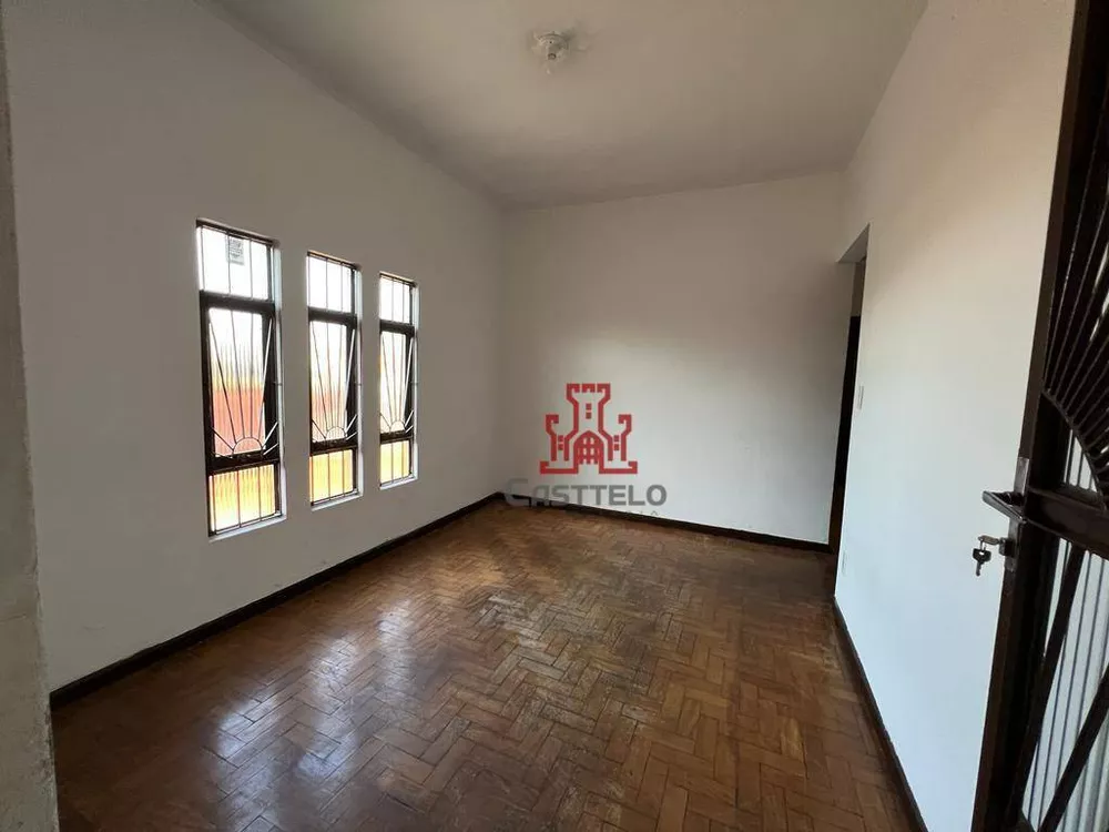 Casa à venda com 3 quartos, 100m² - Foto 2