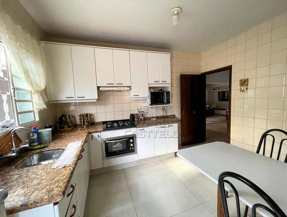Casa, 3 quartos, 215 m² - Foto 9