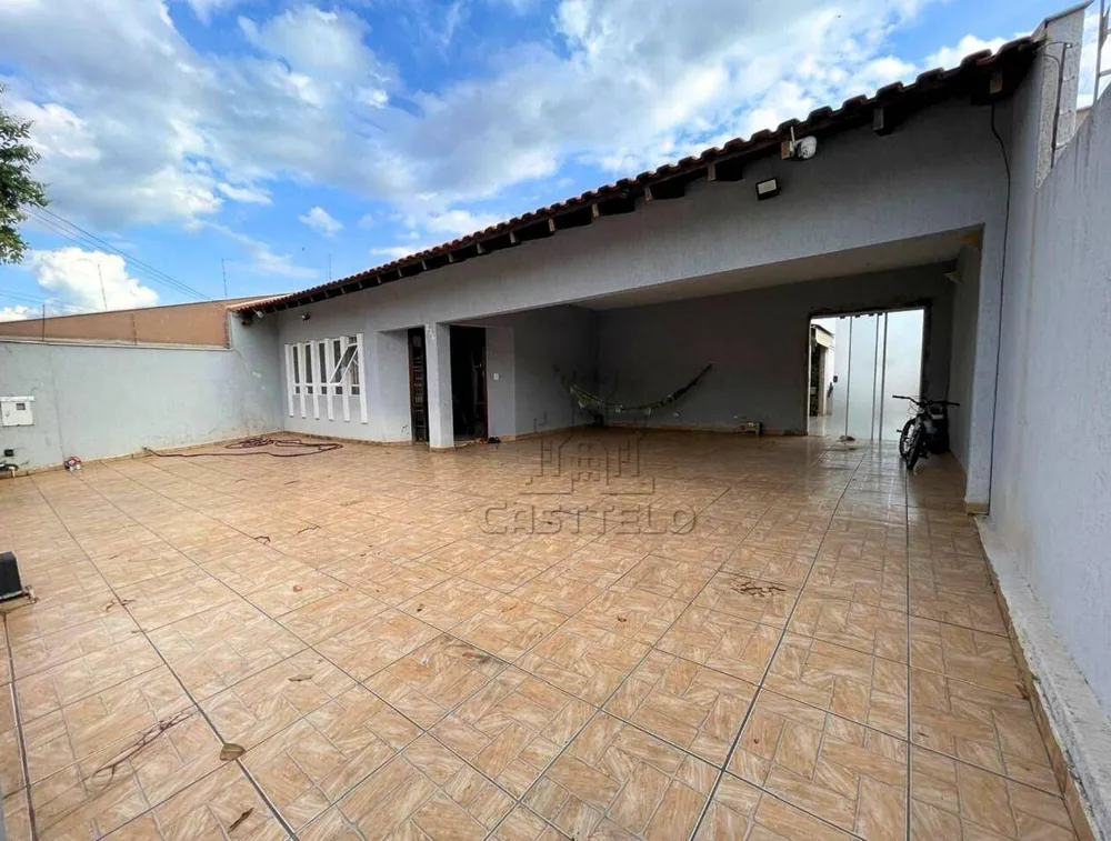 Casa, 3 quartos, 215 m² - Foto 1