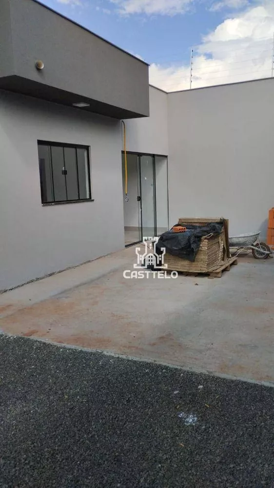 Casa à venda com 3 quartos, 95m² - Foto 4