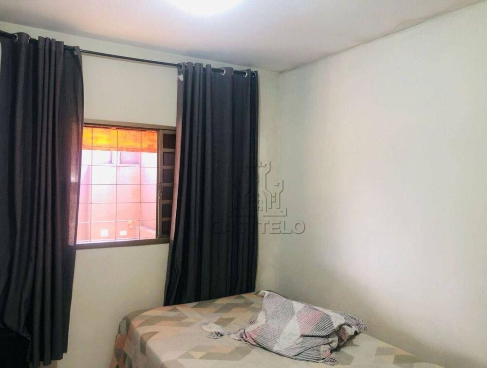 Casa à venda com 3 quartos, 100m² - Foto 4