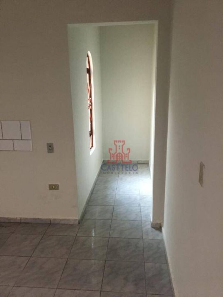 Casa à venda com 4 quartos, 120m² - Foto 4
