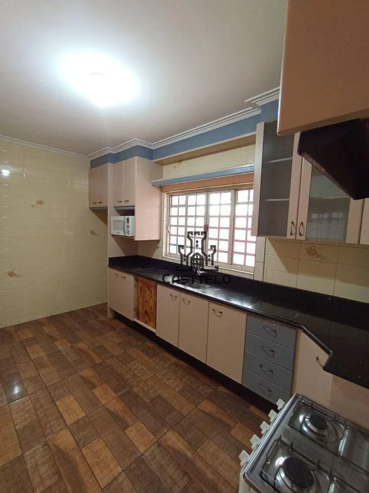 Casa, 5 quartos, 158 m² - Foto 1