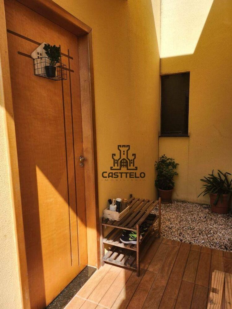 Casa à venda com 2 quartos, 95m² - Foto 1
