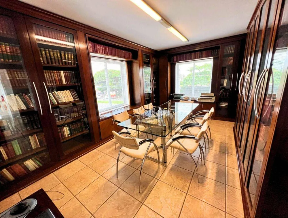 Sobrado, 8 quartos, 327 m² - Foto 4