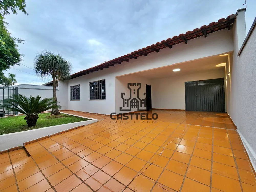 Casa, 4 quartos, 191 m² - Foto 1