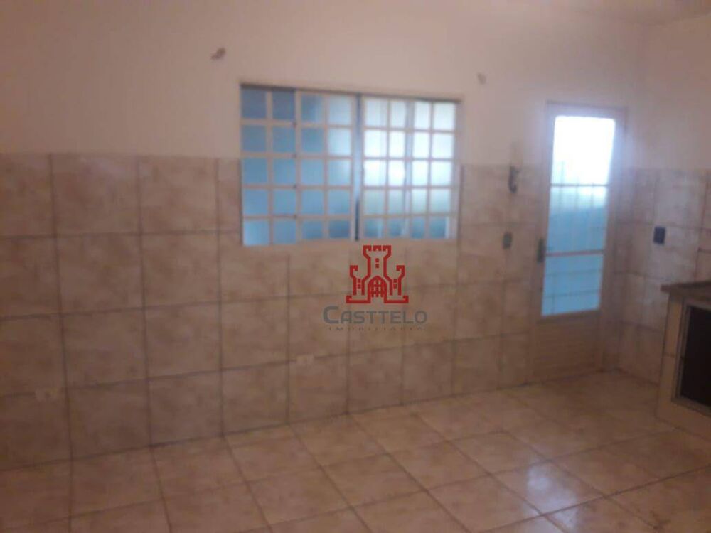 Casa, 2 quartos, 67 m² - Foto 1