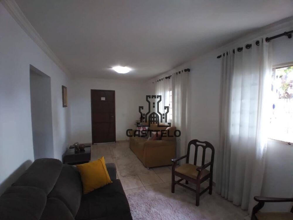 Casa à venda com 4 quartos, 180m² - Foto 4