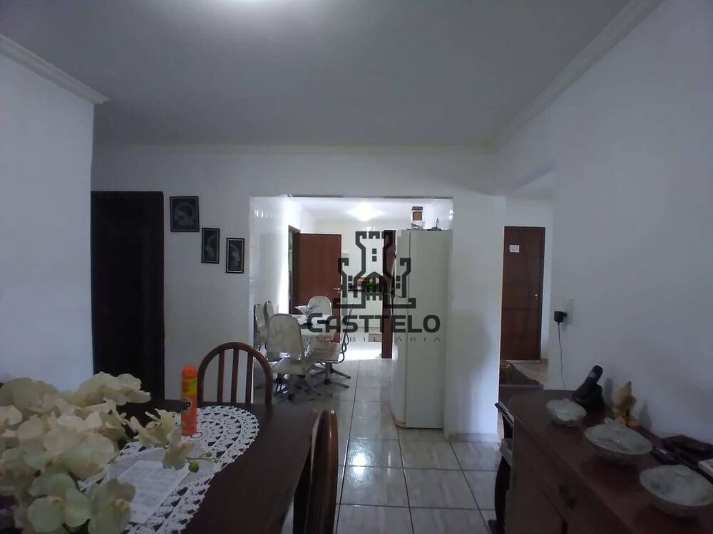 Casa à venda com 4 quartos, 180m² - Foto 5