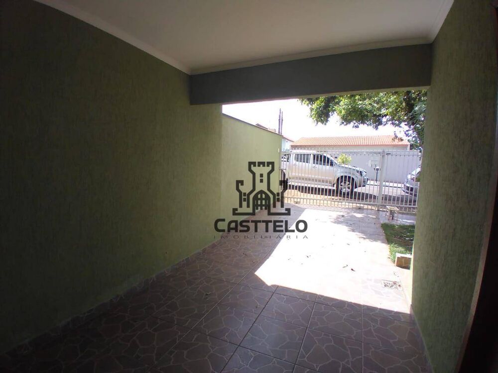 Casa à venda com 4 quartos, 180m² - Foto 1