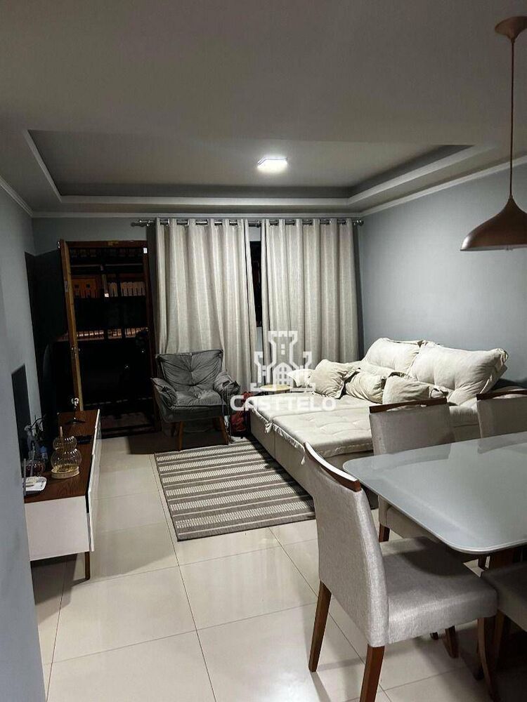 Sobrado à venda com 4 quartos, 180m² - Foto 1