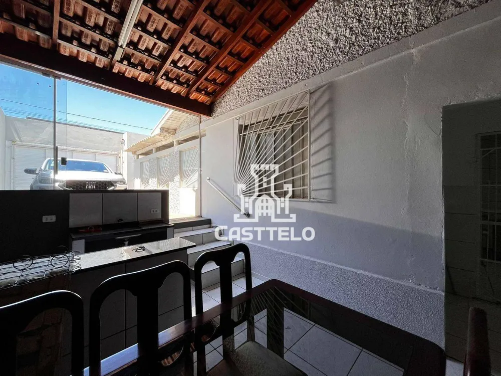 Casa, 3 quartos, 225 m² - Foto 1