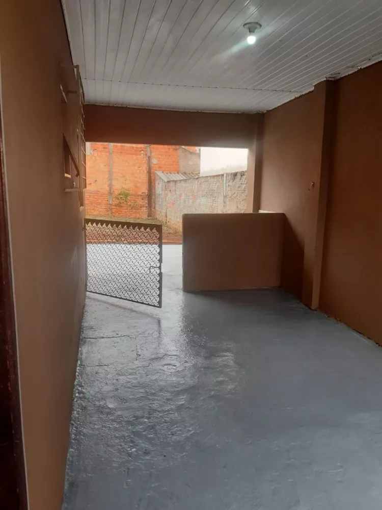 Casa à venda com 2 quartos, 50m² - Foto 2