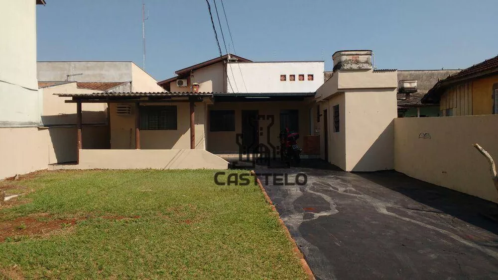 Casa à venda com 2 quartos, 70m² - Foto 1