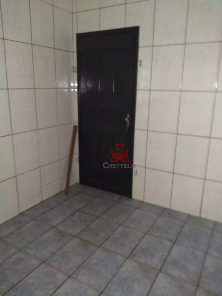 Casa à venda com 3 quartos, 100m² - Foto 1